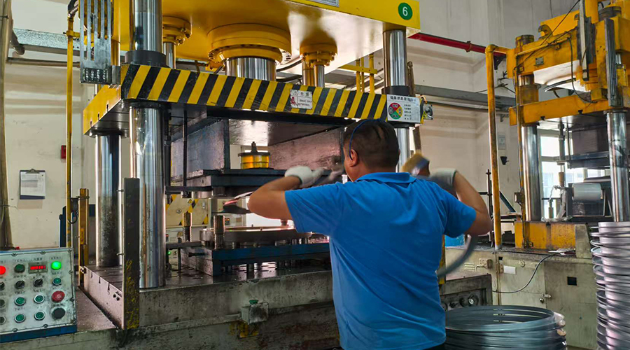 金環(huán)電器的滾筒干衣機(jī)如何適應(yīng)游艇、輪船等特殊海洋環(huán)境，確保高安全性和穩(wěn)定性？