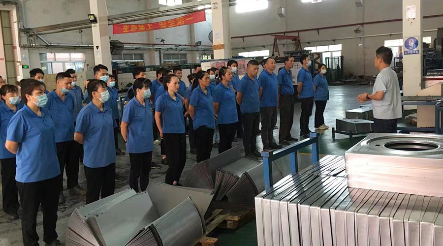 五一放假在即！金環(huán)電器沖壓車(chē)間開(kāi)展早會(huì)強(qiáng)調(diào)工作效率