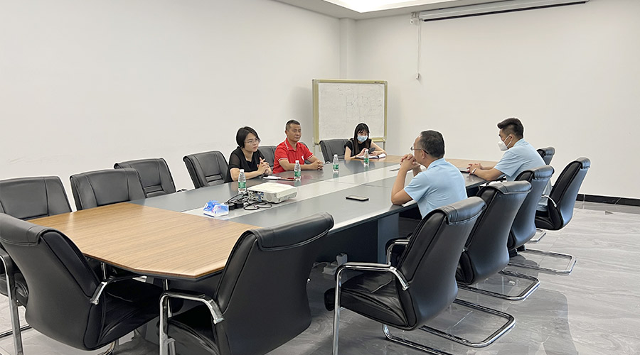 排憂難 提信心！鶴城鎮(zhèn)書記蒞臨金環(huán)電器開展暖企活動