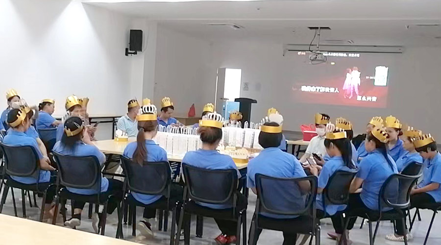 歡聚一堂 溫暖相伴！金環(huán)電器舉辦9月員工生日會(huì)